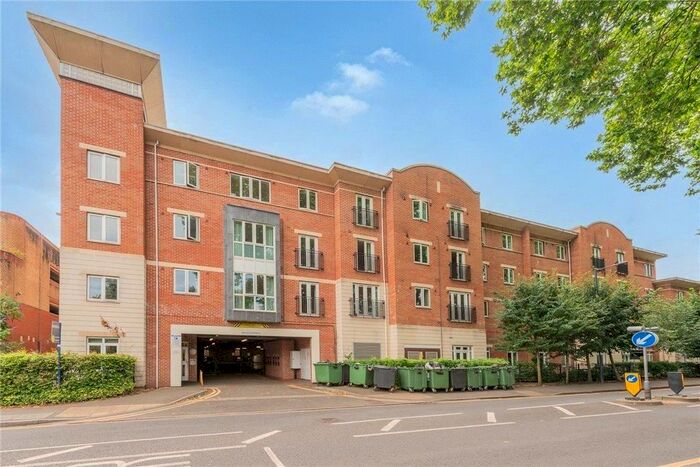 2 Bedroom Flat To Rent In Grenfell Road, Maidenhead, SL6