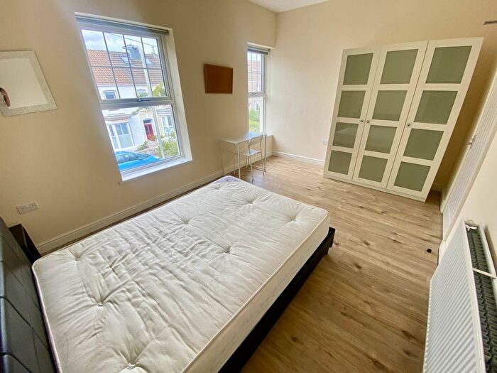 4 Bedroom Property To Rent In Rhyddings Terrace, Brynmill, Swansea, SA2