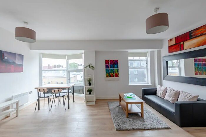 2 Bedroom Apartment To Rent In Hackney Road, London, E2