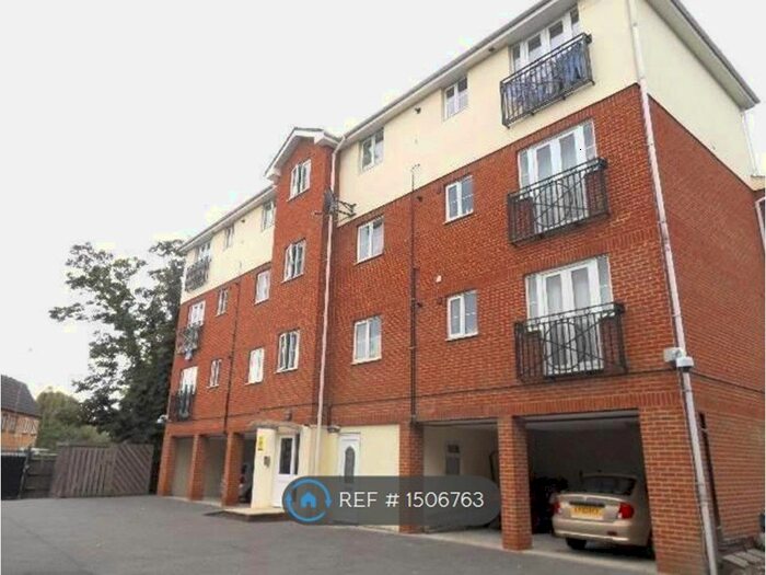 1 Bedroom Flat To Rent In West Point Close, Hounslow, TW4