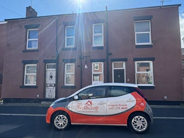 1 Bedroom Terraced House To Rent In Recreation Street, Leeds, LS11