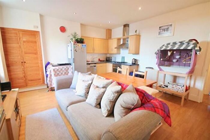 2 Bedroom Flat To Rent In Stansted Road, Southsea, PO5