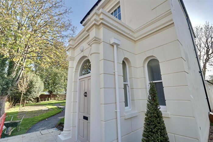 1 Bedroom Flat For Sale In Grove Road South, Southsea, PO5