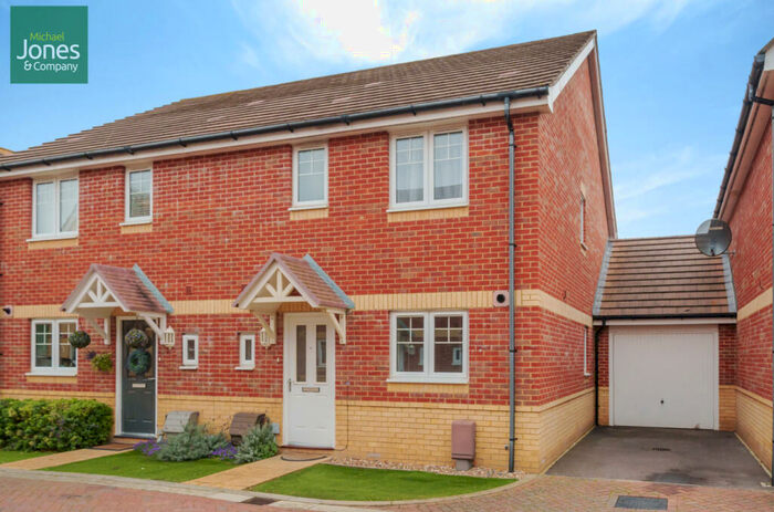 3 Bedroom Semi-Detached House To Rent In Simmonds Gardens, Bognor Regis, West Sussex, PO21
