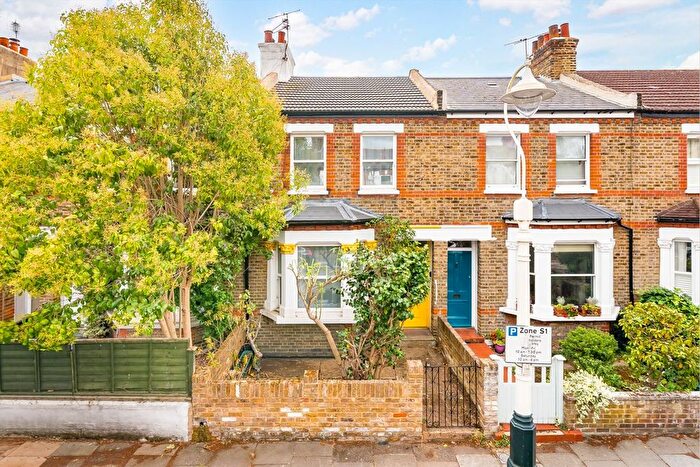 3 Bedroom Property For Sale In Lothair Road, Ealing, W5