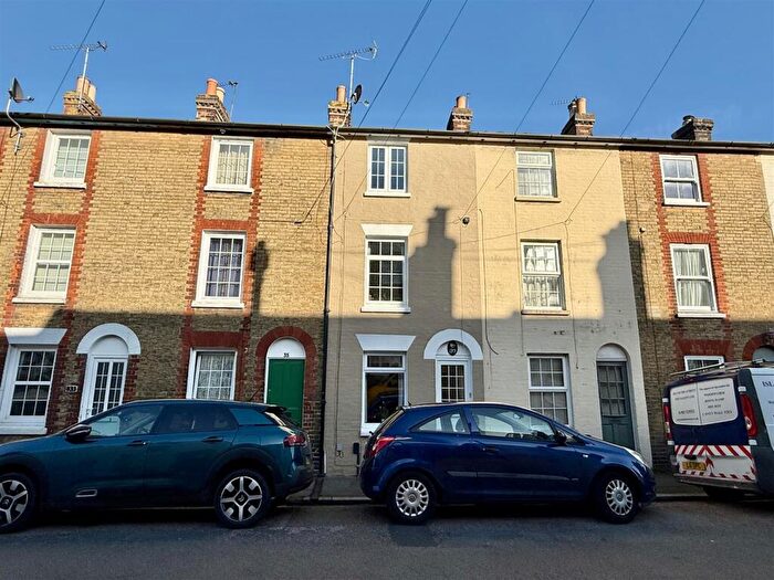 3 Bedroom Terraced House For Sale In York Street, Cowes, PO31