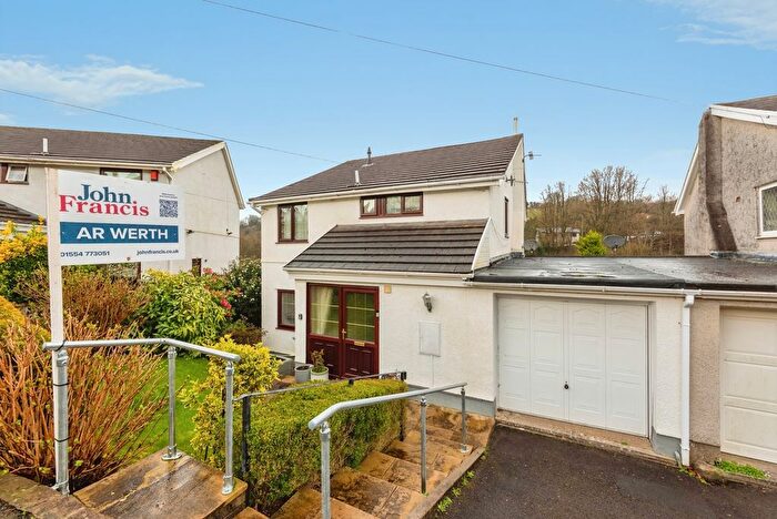 3 Bedroom Link Detached House For Sale In Parc Howard Avenue, Llanelli, Carmarthenshire, SA15