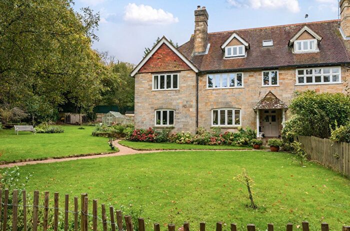 6 Bedroom Semi-Detached House For Sale In Kidds Hill, Colemans Hatch, Hartfield, East Sussex, TN7