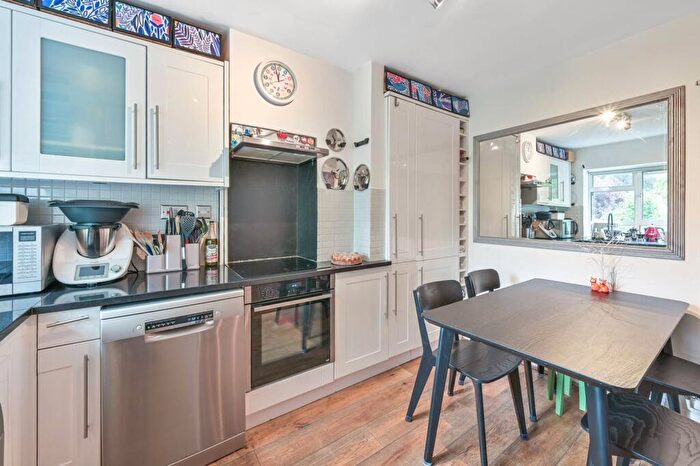 3 Bedroom Maisonette For Sale In Fellows Road, Primrose Hill, London, NW3