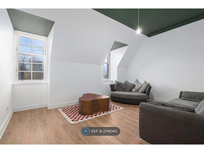 2 Bedroom Flat To Rent In Parklands View, Glasgow, G53