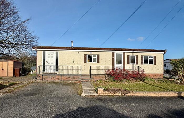 2 Bedroom Park Home For Sale In Newfield Crescent, Cliff Top Park, Garforth, Leeds, LS25