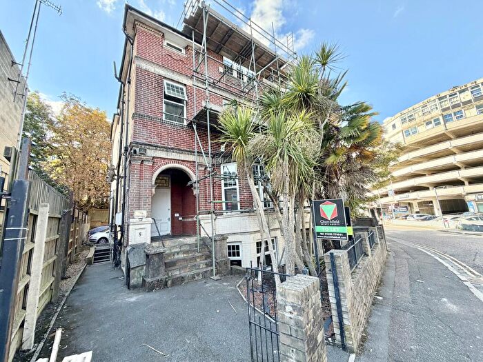 2 Bedroom Apartment To Rent In Glen Fern Road, Bournemouth, BH1