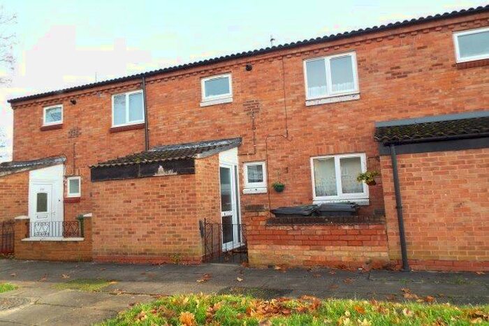 3 Bedroom Property To Rent In Exhall Close, Redditch, B98