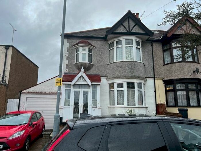 3 Bedroom Semi-Detached House To Rent In Campbell Avenue, Barking Side IG6