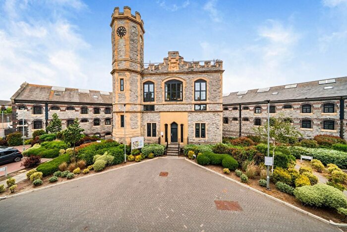 2 Bedroom Flat For Sale In Governors Walk, Portsmouth, PO3