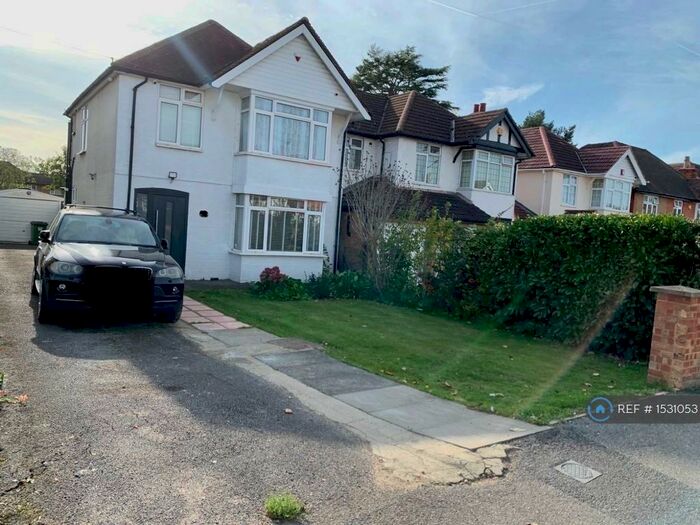 3 Bedroom Detached House To Rent In Langley Road, Slough, SL3