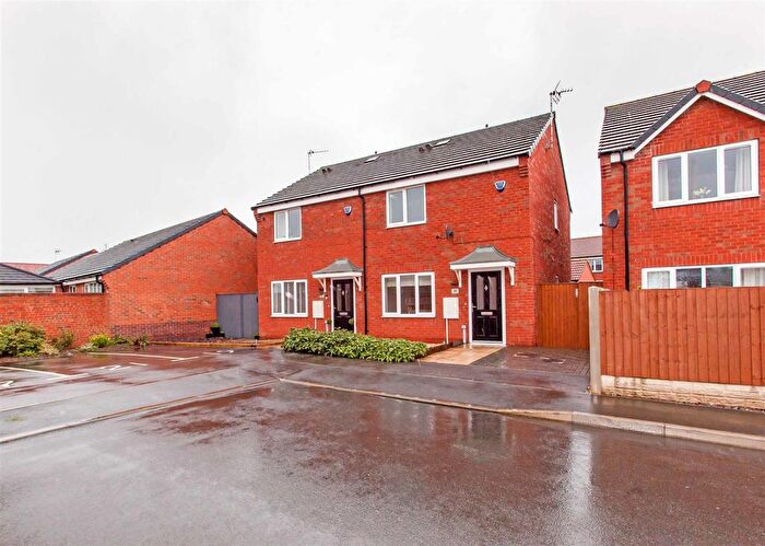 2 Bedroom Semi-Detached House To Rent In Fallowfield, Clowne, S43