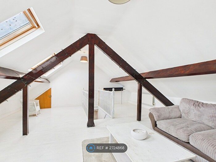 2 Bedroom Flat To Rent In Havelock Mews, Kettering, NN16