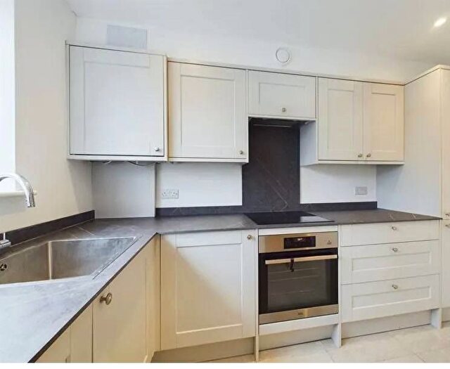 3 Bedroom Terraced House To Rent In Fairmile Avenue, London, SW16