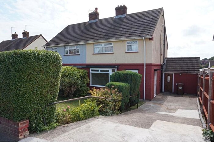 3 Bedroom Semi-Detached House To Rent In Wayfield Road, Chatham, ME5