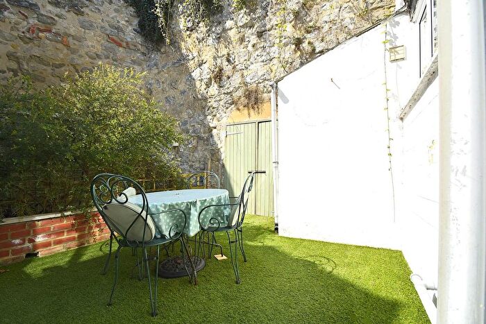 2 Bedroom End Of Terrace House To Rent In St. Catherines Street, Ventnor, PO38