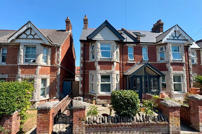 4 Bedroom Semi-Detached House For Sale In Linden Road, Swanage, BH19