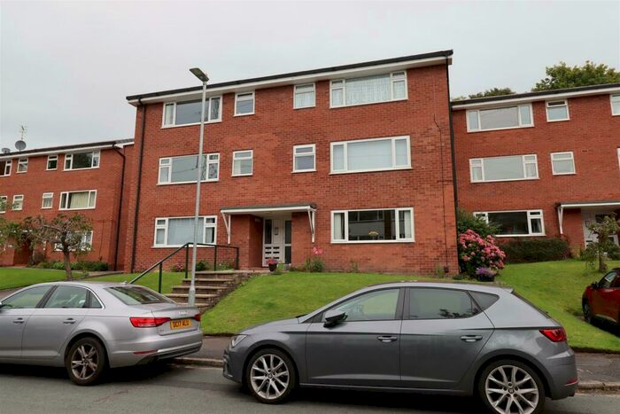 2 Bedroom Flat To Rent In Beech Farm Drive, Tytherington, Macclesfield., SK10