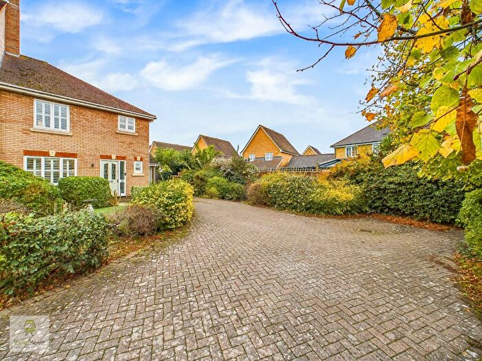 3 Bedroom End Of Terrace House For Sale In Willowherb Close, St. Marys Island, Chatham, Kent, ME4