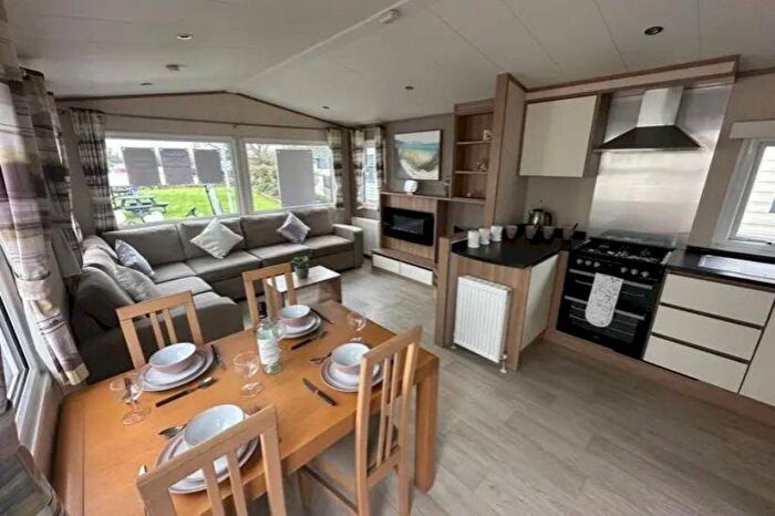 2 Bedroom Caravan For Sale In Chichester Lakeside Holiday Park, Vinnetrow Road, Chichester, West Sussex, PO20