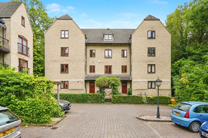 4 Bedroom Flat For Sale In Dorchester Close, Headington, Oxford, OX3