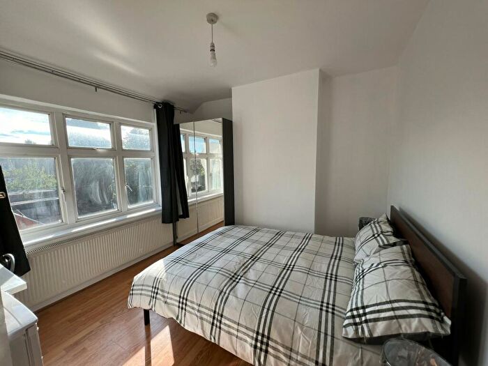 1 Bedroom Terraced House To Rent In Hydethorpe Avenue, London, N9