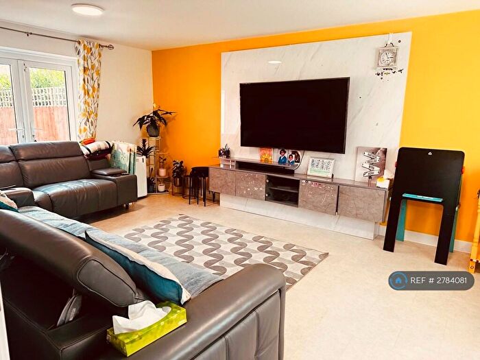 4 Bedroom Detached House To Rent In Bedford St, Swindon, SN4