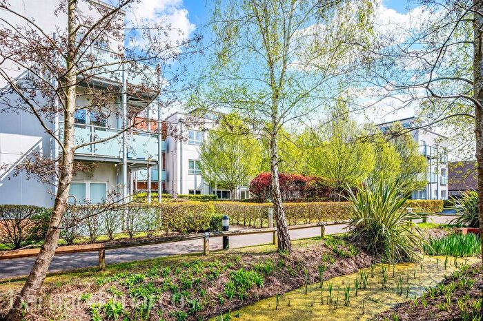 1 Bedroom Penthouse For Sale In Canalside, Redhill, RH1