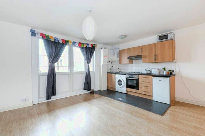 Studio To Rent In Mount View Road, Crouch End, London, N4
