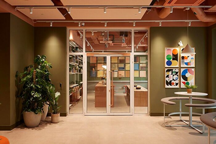 Apartment To Rent In Candleriggs, Trongate, Glasgow, G1