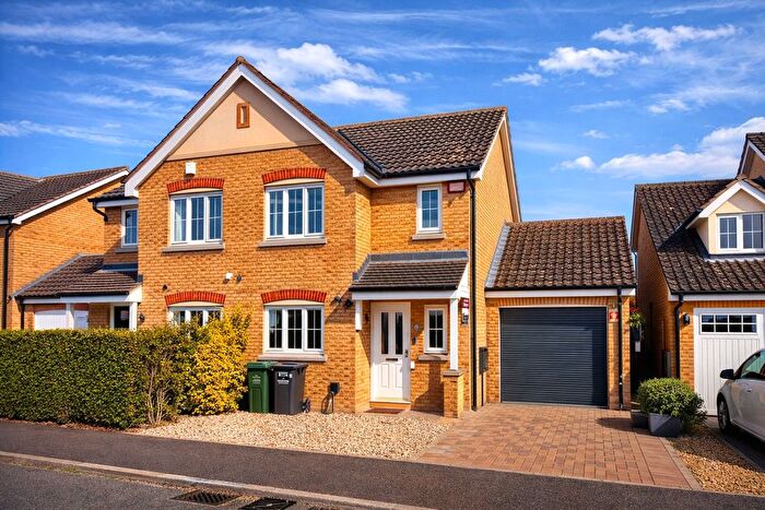 3 Bedroom Semi Detached House For Sale In The Green, Dartford, Kent, DA2