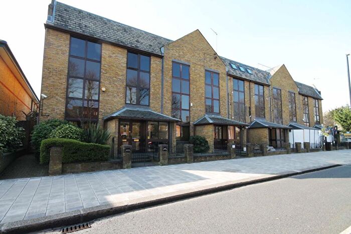 1 Bedroom Flat To Rent In St. Johns Road, Isleworth, TW7