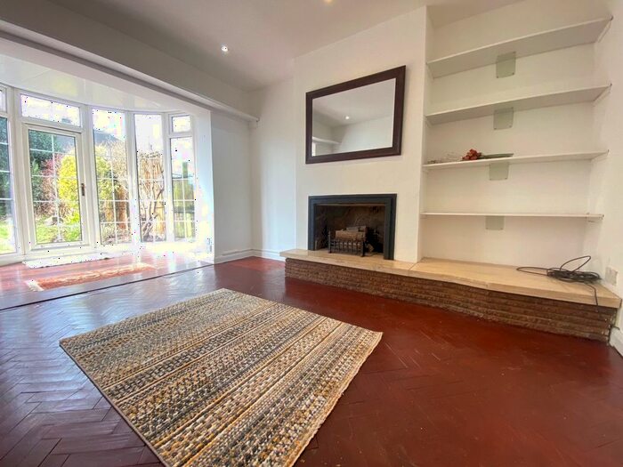 3 Bedroom Semi-Detached House To Rent In Greenford Avenue, London, W7