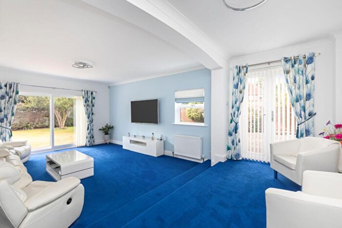 5 Bedroom Detached House For Sale In The Oaks, Rustington, BN16