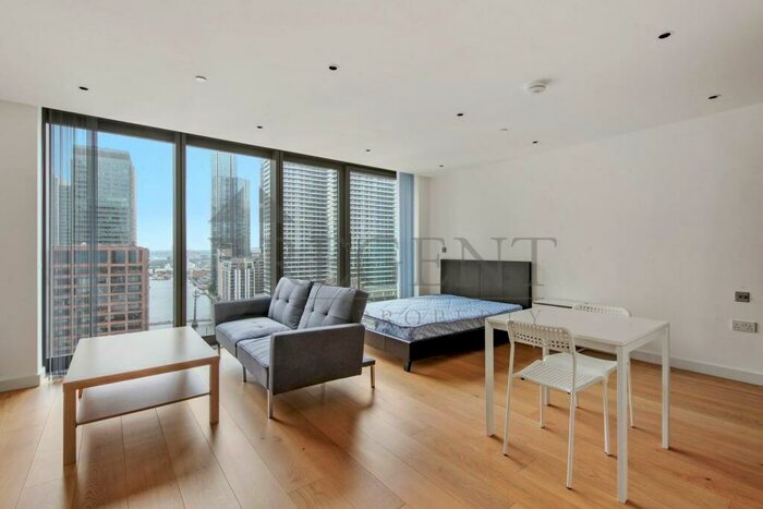 Apartment To Rent In Landmark Pinnacle, Marsh Wall, E14