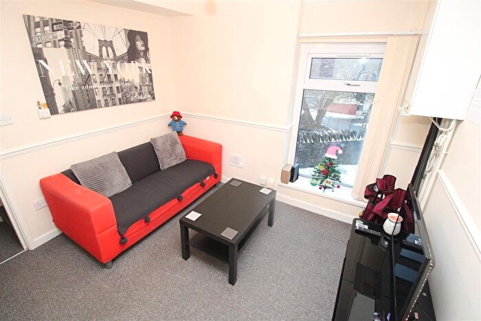 3 Bedroom Flat To Rent In Stow Hill Treforest, Pontypridd, CF37