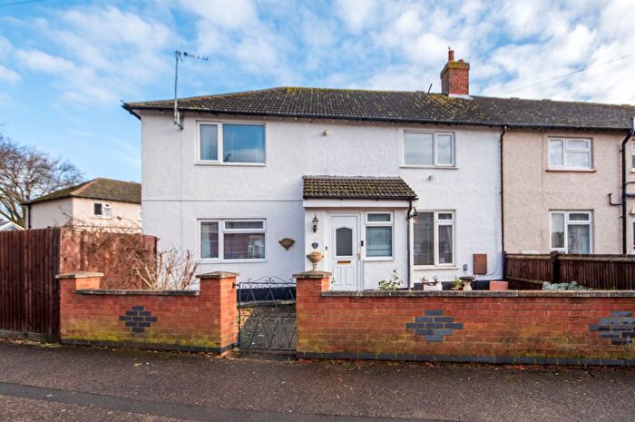 4 Bedroom End Terrace House For Sale In Lilac Place, Kettering, NN15