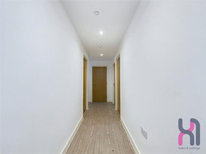 3 Bedroom Flat For Sale In Liverpool Street, Salford, M5
