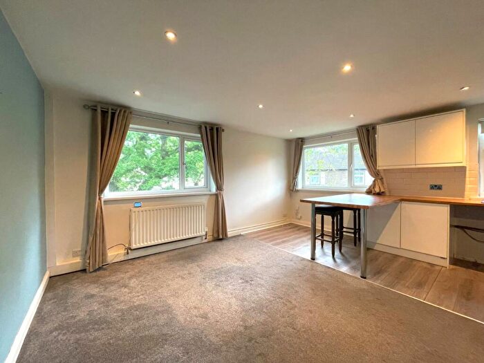 1 Bedroom Flat To Rent In Adel Wood Road, Leeds, LS16