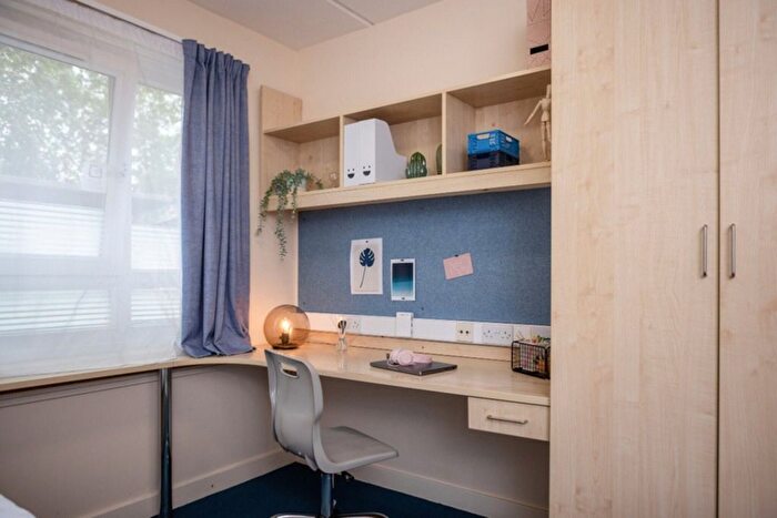 Studio To Rent In Creek Road, London, SE8