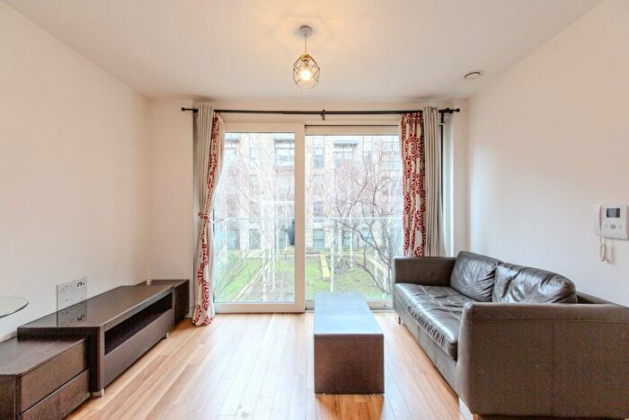 Apartment To Rent In Pell Street, London, SE8