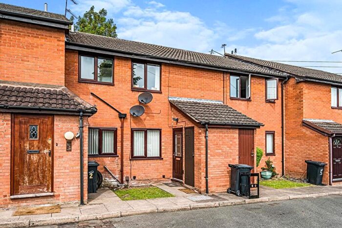 1 Bedroom Flat To Rent In Tansey Court, Birds Meadow, Brierley Hill, West Midlands, DY5