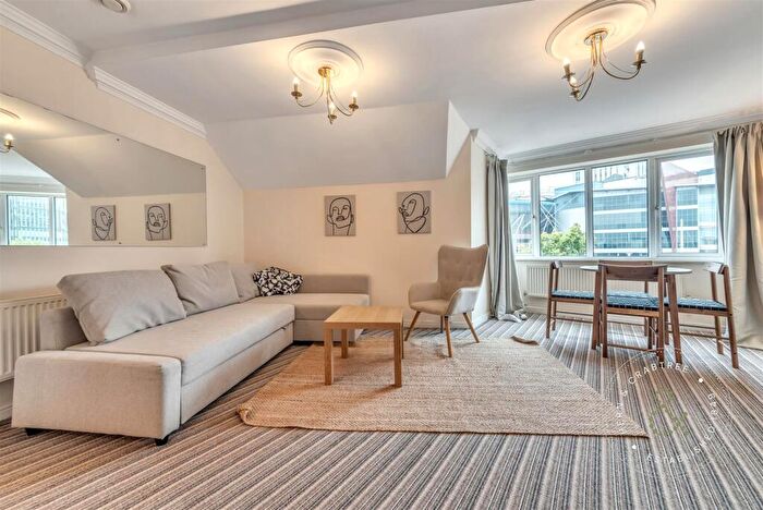 2 Bedroom Flat To Rent In Taffs Mead Embankment, Cardiff, CF11