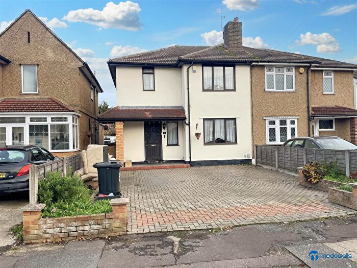 3 Bedroom Semi Detached House For Sale In Crown Road, Ilford, IG6