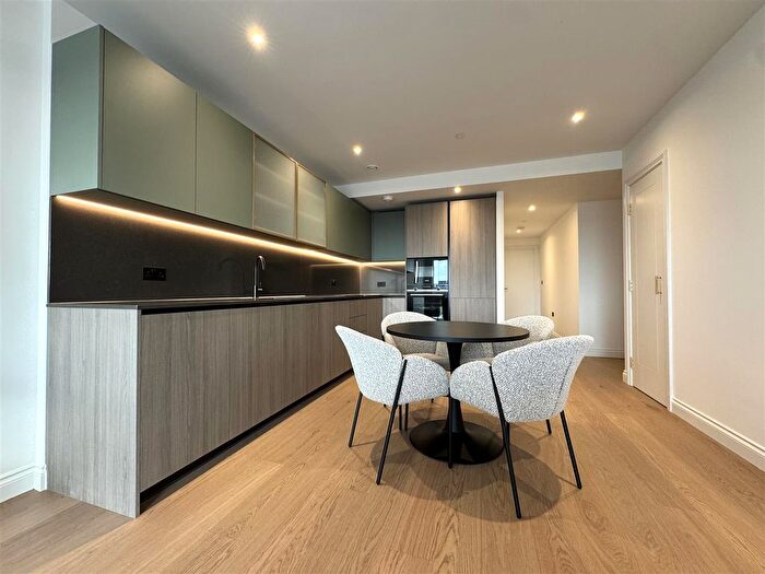 2 Bedroom Flat To Rent In Potters Road, Chelsea, London, SW6